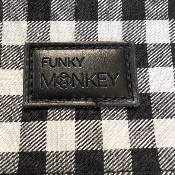 3/$25  Funky Monkey fold over clutch - Picture 8 of 10